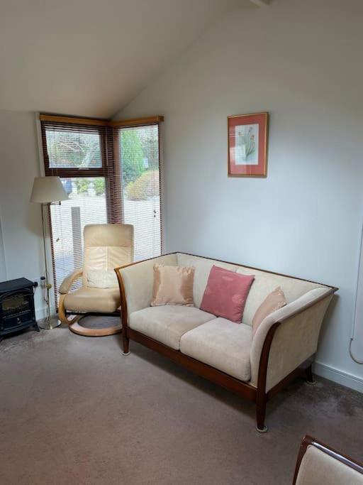 Self Catering Apartment At Beechwalk House. 恩尼斯凯里 外观 照片