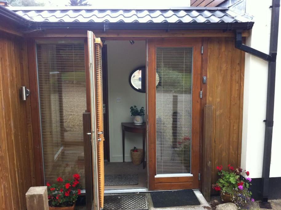 Self Catering Apartment At Beechwalk House. 恩尼斯凯里 外观 照片